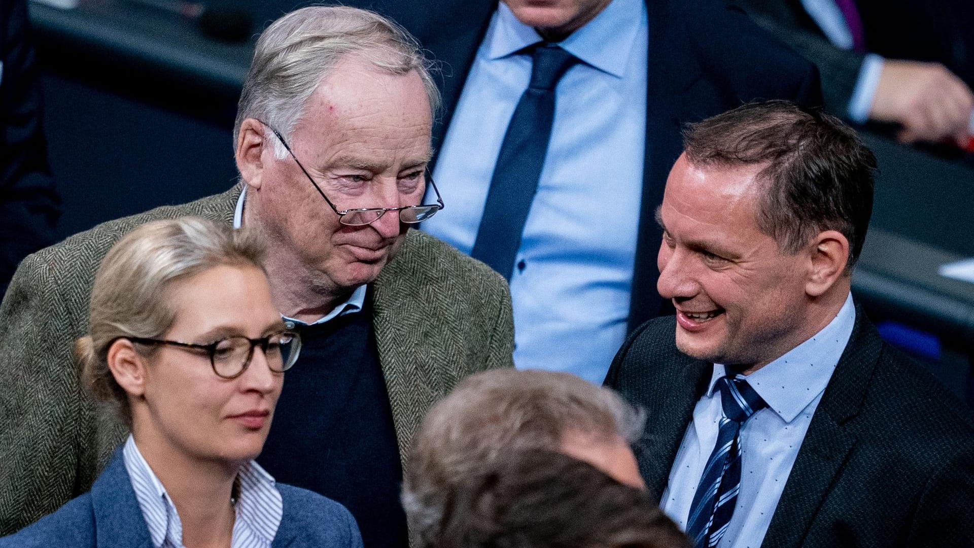 Die amtierenden Fraktionsvorsitzenden der AfD Alice Weidel (li.) und Alexander Gauland (Mi.): Sollte Gauland nicht mehr kandidieren, könnte Tino Chrupalla (re.) seinen Job übernehmen.