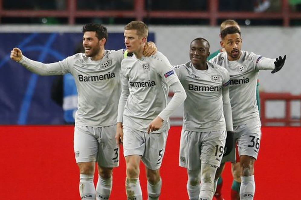 Leverkusen darf auch dank Sven Bender (2.