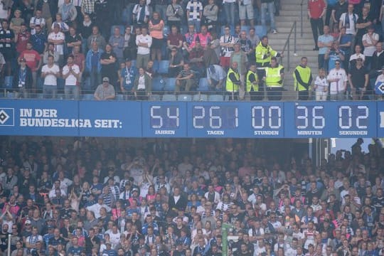 Die legendäre HSV-Stadionuhr aus dem Hamburger Volksparkstadion erhält im Deutschen Fußball-Museum in Dortmund künftig ihren Stammplatz.