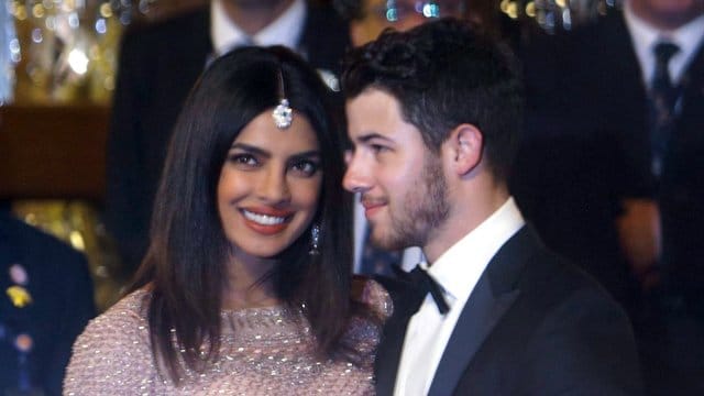 Priyanka Chopra und Nick Jonas haben ein neues Familienmitglied: den Deutschen Schäferhund Gino. Priyanka Chopra und Nick Jonas haben ein neues Familienmitglied: den Deutschen Schäferhund Gino.