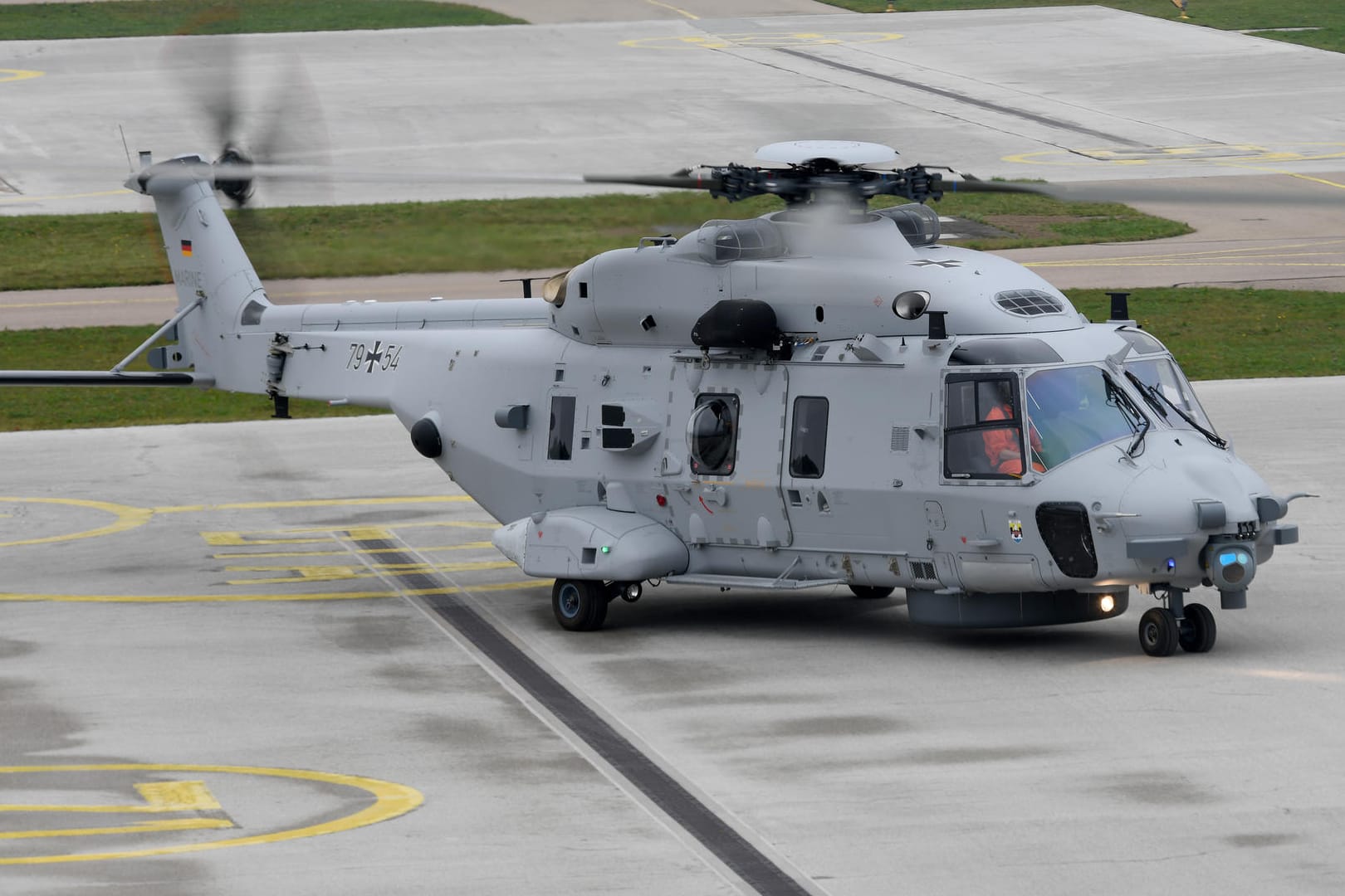 Hubschrauber vom Typ NH90 "Sea Lion": Der Flugbetrieb kann nicht verantwortet werden. (Archivfoto)