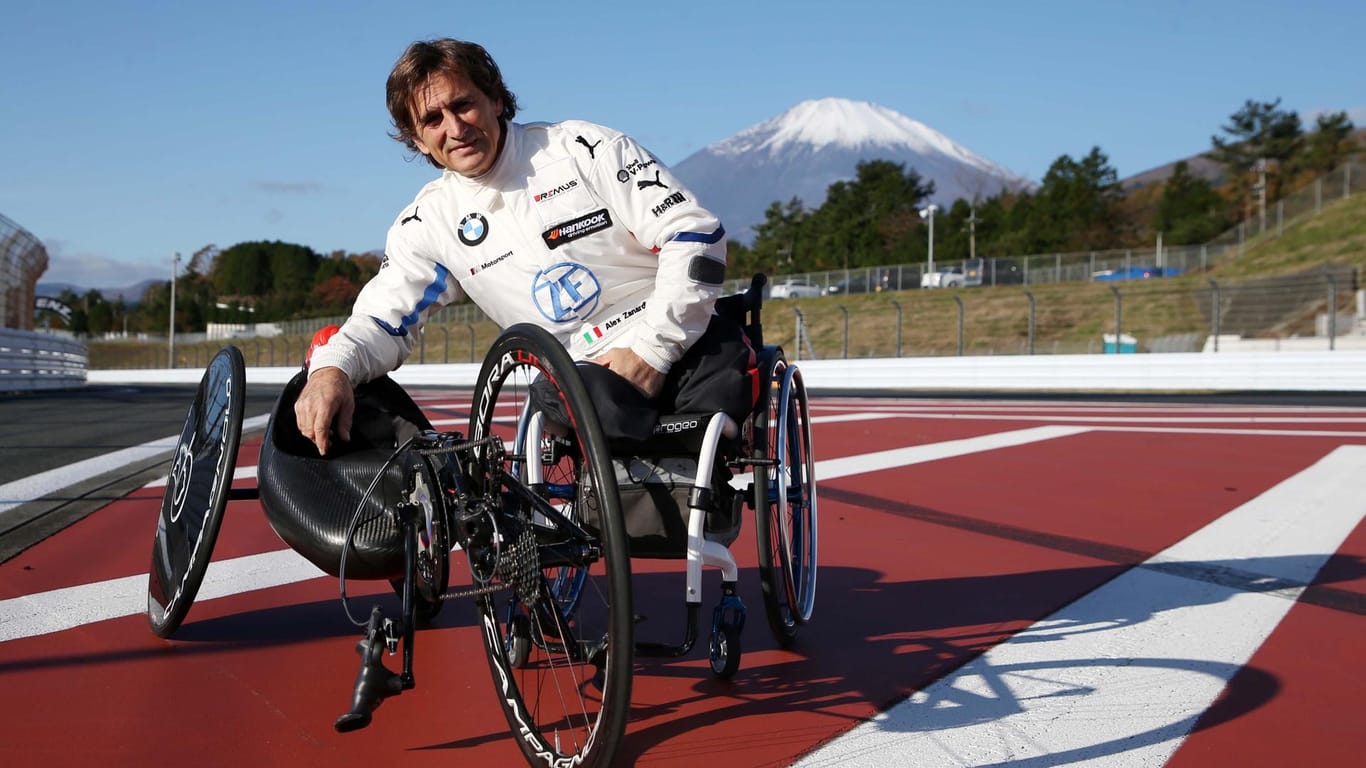 Mit seinem Handbike auf der Rennstrecke in Fuji: Rennfahrer und Paralympics-Athlet Alex Zanardi.