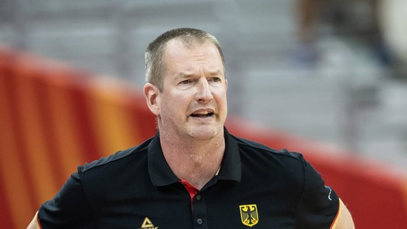 Tritt mit der Basketball-Nationalmannschaft in der Olympia-Qualifikation in der Gruppe A an: Bundestrainer Henrik Rödl.