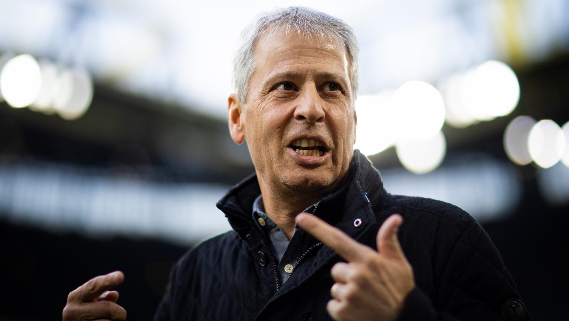 Vor seinem Schicksalsspiel im Camp Nou: Dortmund-Trainer Lucien Favre.