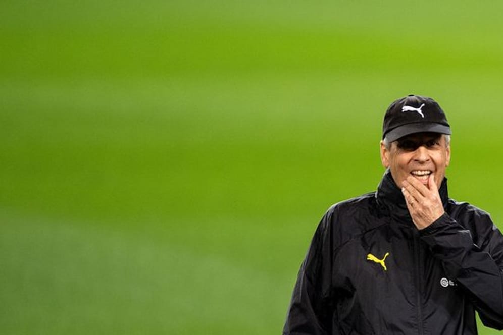 Verzichtet gegen den FC Barcelona zunächst auf Jadon Sancho: Dortmunds Trainer Lucien Favre.