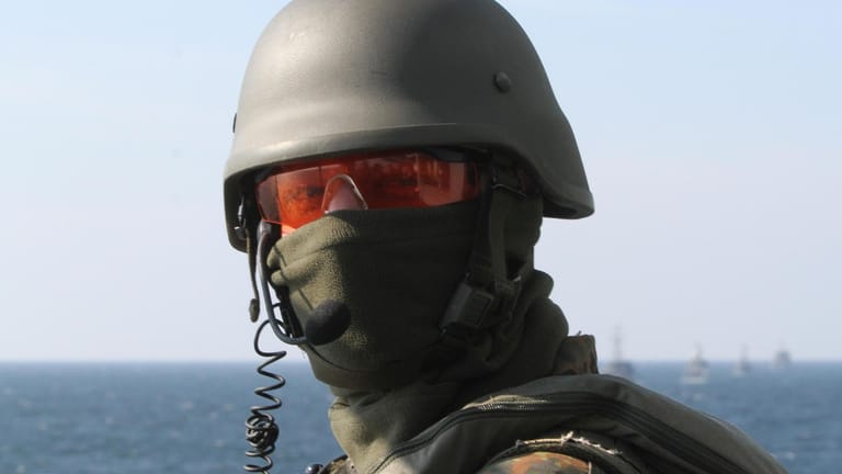 Deutscher Marine-Soldat bei einem Nato-Manöver.
