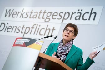 In der CDU ist die Begeisterung über die Vorschläge von Parteichefin Kramp-Karrenbauer zu einem verpflichtenden Dienstjahr überschaubar.