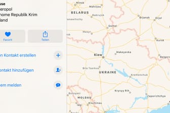 Der Screenshot zeigt einen Ausschnitt von Apple Maps auf einem iPad: Der Ort Symferopol auf der Schwarzmeer-Halbinsel Krim wird in Russland nun offiziell als russisches Staatsgebiet bezeichnet.