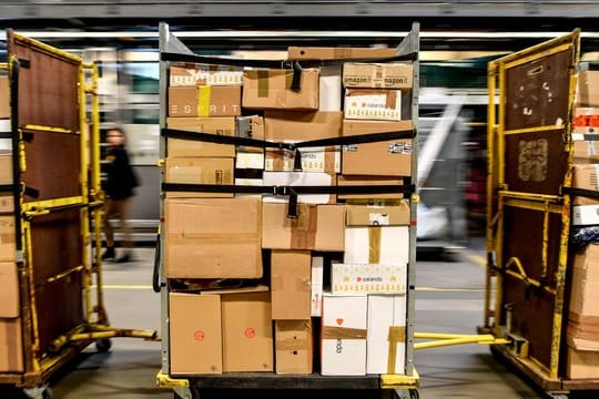 In der Adventszeit haben Paketdienste besonders viel zu tun. In der Adventszeit haben Paketdienste besonders viel zu tun.