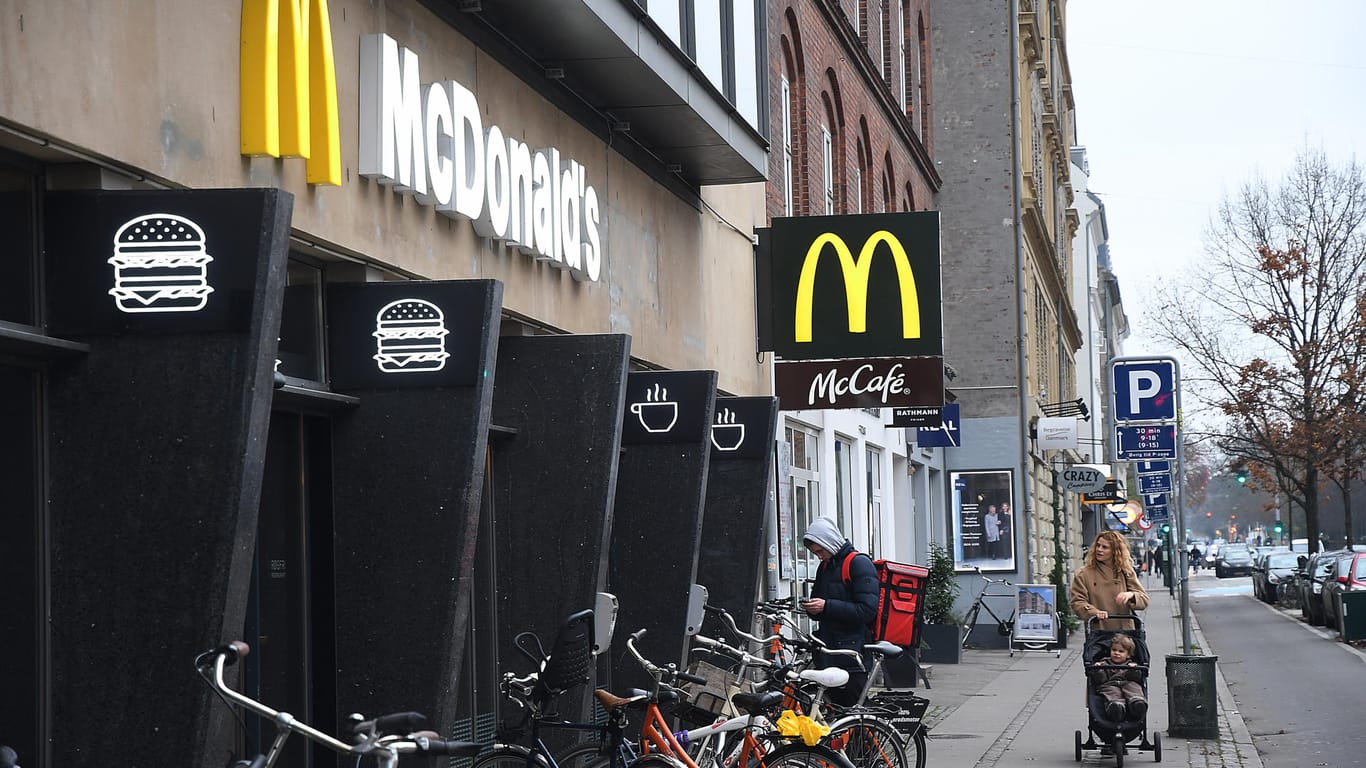 Eine Filiale von McDonalds: Der Sprecher des Unternehmens versicherte, dass alle Gewinner ihre Preise ausgezahlt bekommen. (Symbolbild)