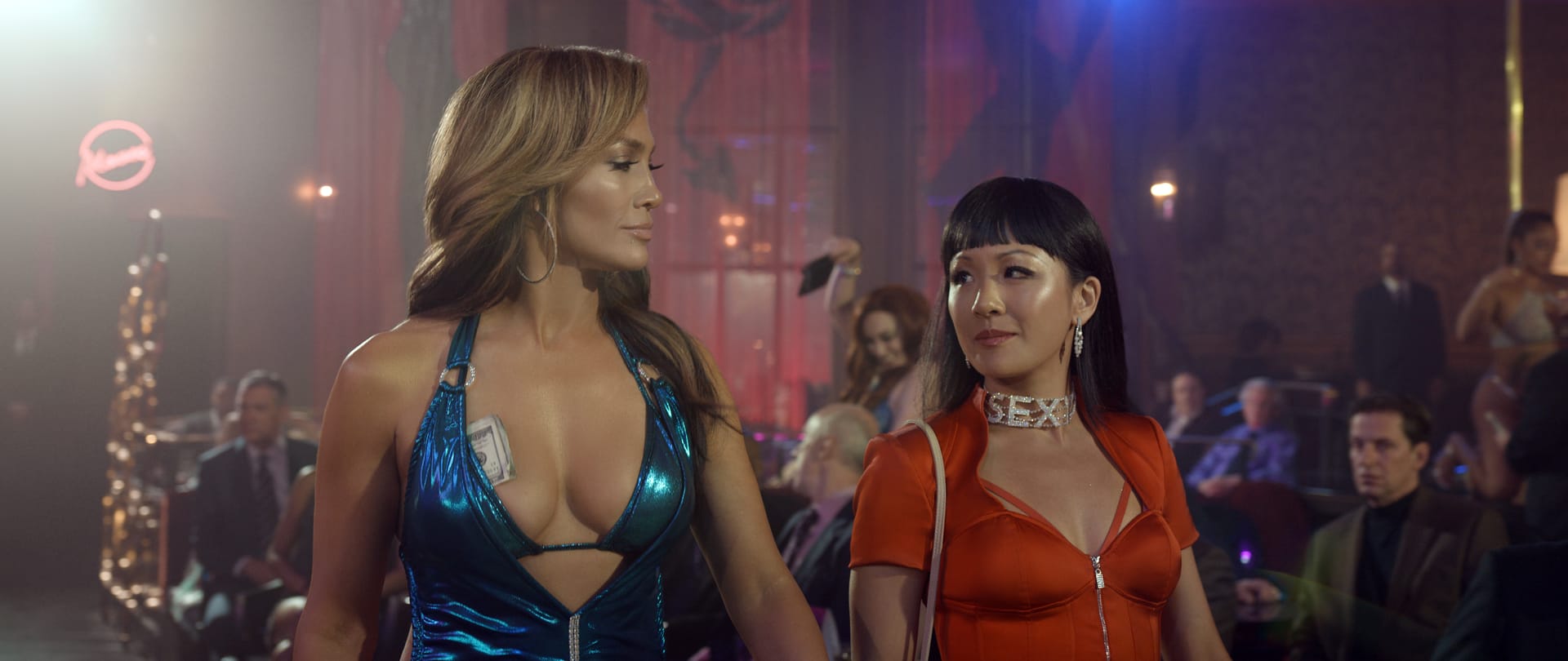 Jennifer Lopez und Constance Wu: In "Hustlers" sind die Dollarscheine im Dekolleté nur Auslöser einer feministischen Revolte