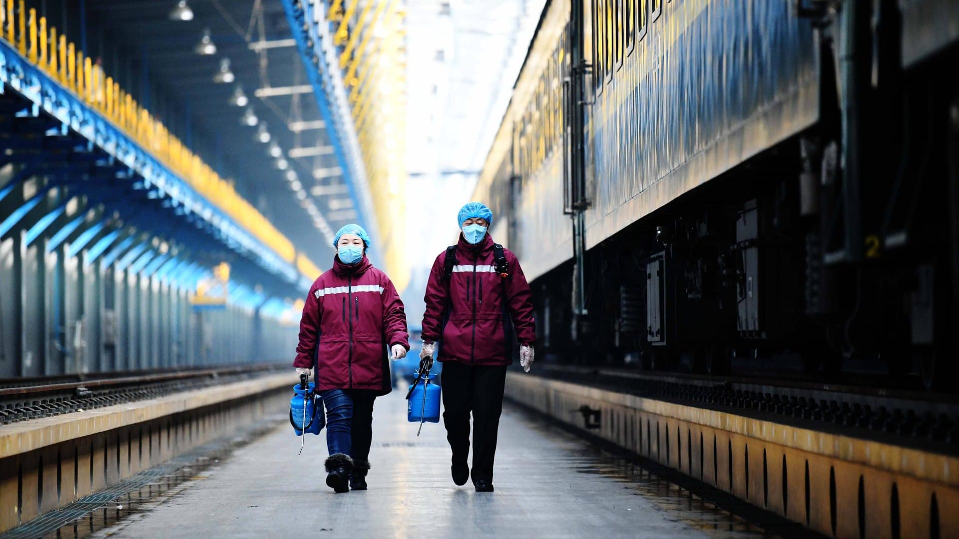 Zwei Chinesen mit Mundschutz: Zwischen 2014 und 2019 sind fünf Menschen an der Pest gestorben.