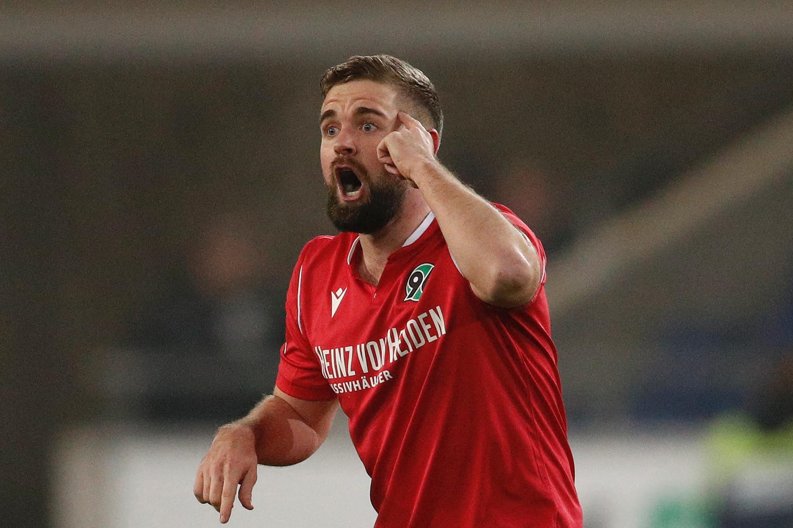 Marc Stendera kann es nicht fassen: Sein Traumtor zum vermeintlichen 2:2-Unentschieden gegen Darmstadt 98 wurde aberkannt.