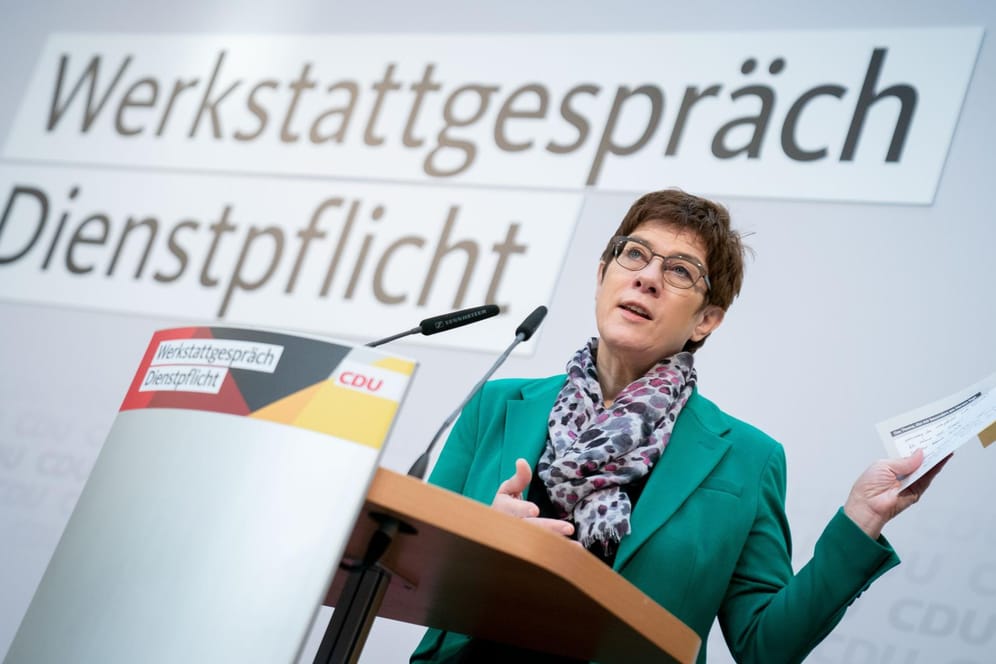 Annegret Kramp-Karrenbauer beim Werkstattgespräch der CDU: Bundeswehr, Pflege oder Feuerwehr sind mögliche Betätigungsfelder.