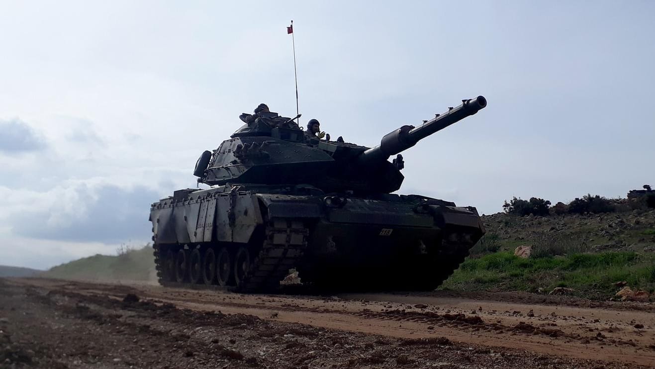 Türkischer Panzer in Nordsyrien (Symbolbild): Seit Oktober hat die Bundesregierung Rüstungsexporte im Wert von 3,09 Millionen Euro an den Nato-Partner genehmigt.