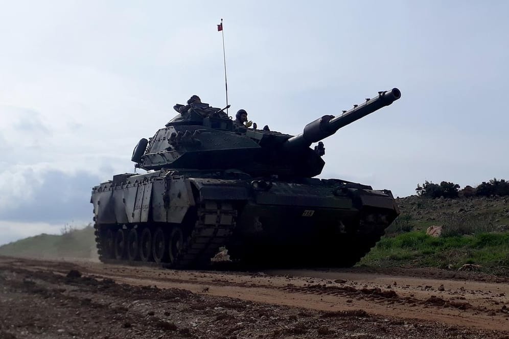 Türkischer Panzer in Nordsyrien (Symbolbild): Seit Oktober hat die Bundesregierung Rüstungsexporte im Wert von 3,09 Millionen Euro an den Nato-Partner genehmigt.