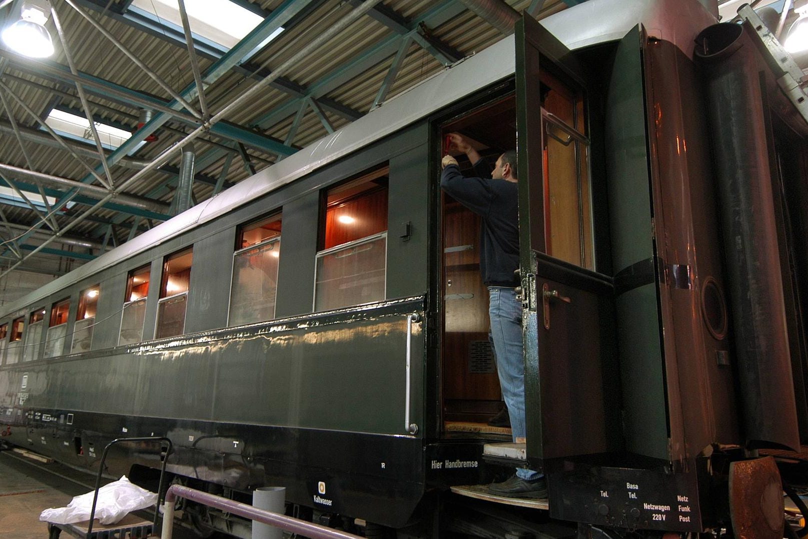 Der Salonwagen 10 242: Auch Konrad Adenauer und Willy Brandt waren mit dem ehemaligen Luxus-Waggon unterwegs (Archivbild).