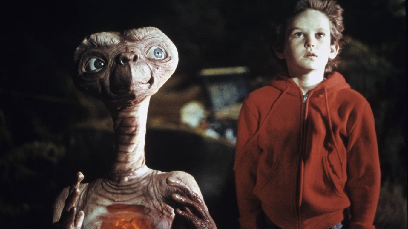 "E.T." und Schauspieler Henry Thomas: 1982 kam der Klassiker in die Kinos. Er wurde mit zahlreichen Preisen wie dem Oscar ausgezeichnet.