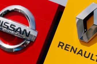 Die Logos von Nissan und Renault: Das Autobündnis war nach der Verhaftung des Automanagers Carlos Ghosn vor einem Jahr in eine Krise geraten.