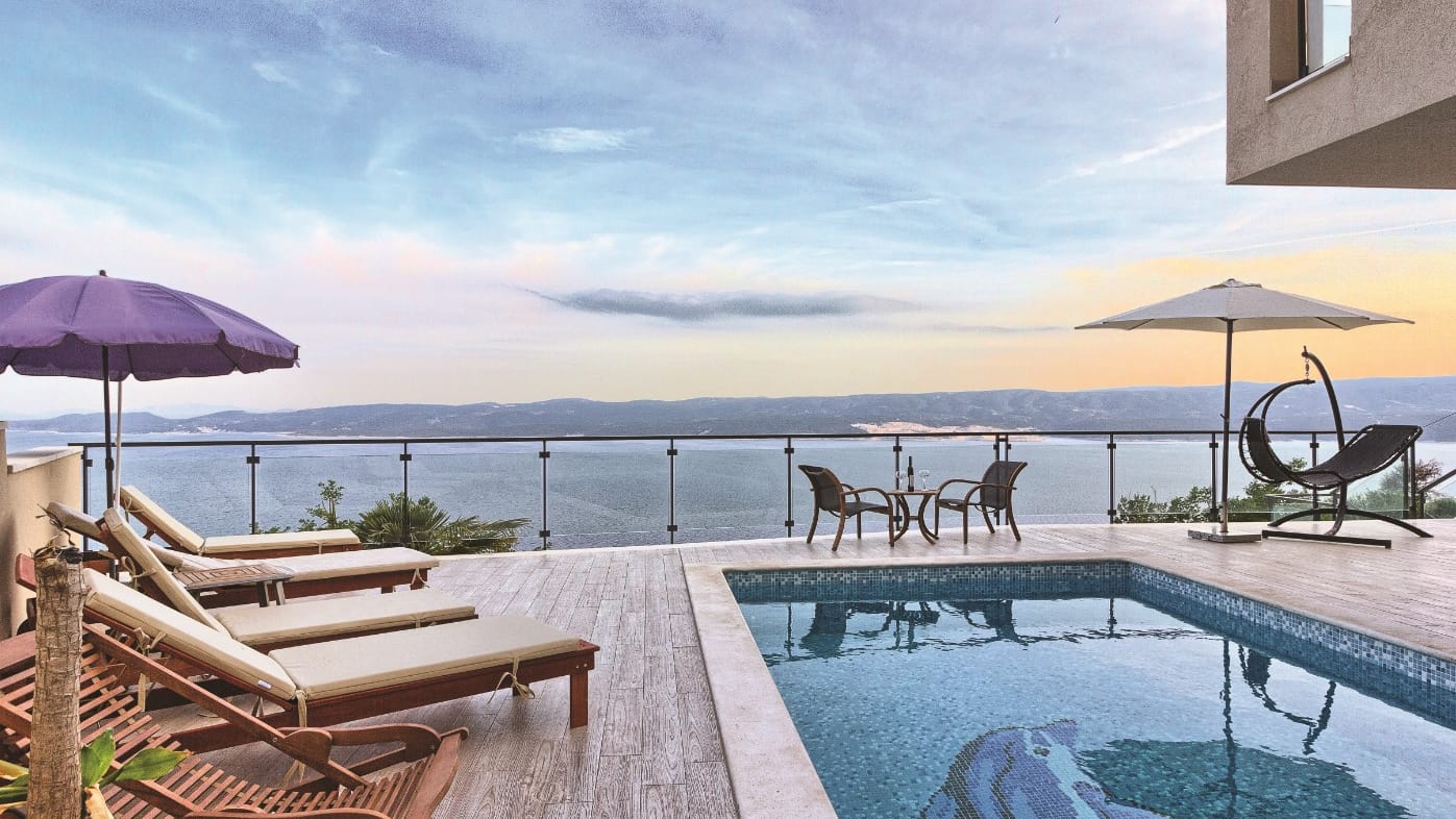 Ein Urlaub voller Vorteile im eigenen Ferienhaus mit Pool und Panoramaaussicht
