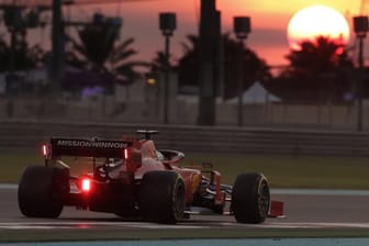 Muss für einen glücklichen Saisonabschluss seinen Ferrari beim Rennen in Abu Dhabi in den Griff bekommen: Sebastian Vettel.