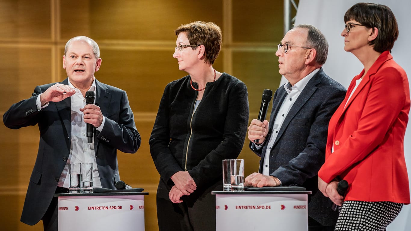 Olaf Scholz und Klara Geywitz (v. l.) gegen Norbert Walter-Borjans und Saskia Esken: Formal wird der Sieger auf dem Bundesparteitag am nächsten Wochenende bekannt gegeben.