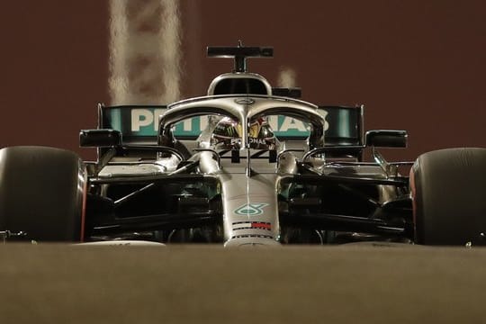 Formel-1-Weltmeister Lewis Hamilton beim Training in Abu Dhabi.