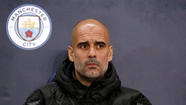 Trainer Pep Guardiola steht noch bei Manchester City unter Vertrag. Trainer Pep Guardiola steht noch bei Manchester City unter Vertrag.