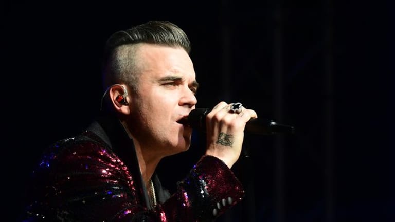 Robbie Williams will im nächsten Jahr ein Benefizkonzert geben.