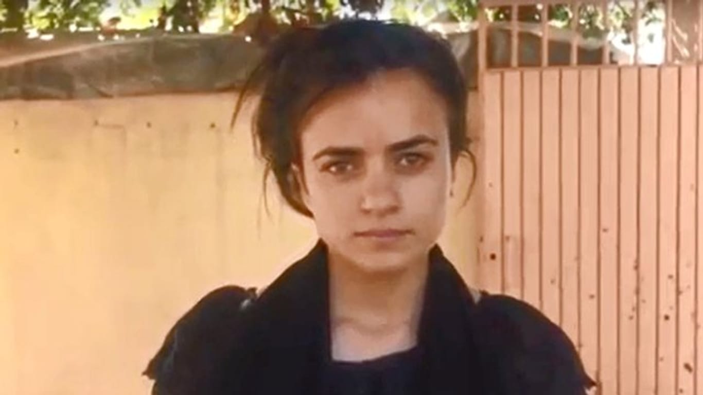 Die vom IS verschleppte irakische Jesidin Aschwak Hadschi Hamid Talo hat eingeräumt, dass sie anders als von ihr angegeben ihrem früheren IS-Peiniger nicht in Deutschland begegnet ist.