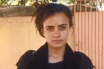 Die vom IS verschleppte irakische Jesidin Aschwak Hadschi Hamid Talo hat eingeräumt, dass sie anders als von ihr angegeben ihrem früheren IS-Peiniger nicht in Deutschland begegnet ist.