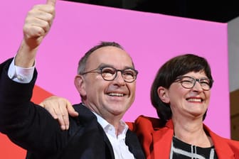 Designierte Spitze der SPD: Norbert Walter-Borjans und Saskia Esken.
