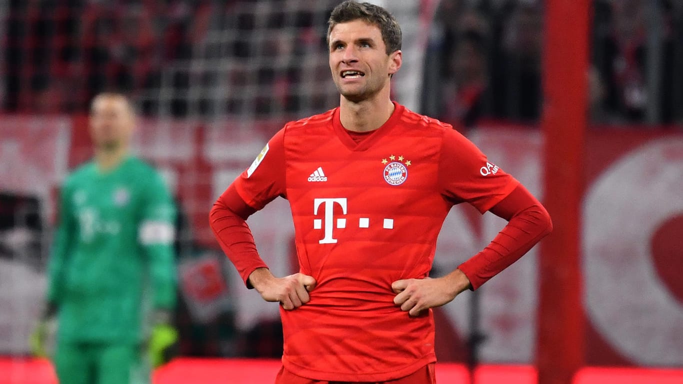 Fassungslos: Bayern-Angreifer Thomas Müller im Spiel gegen Bayer Leverkusen.