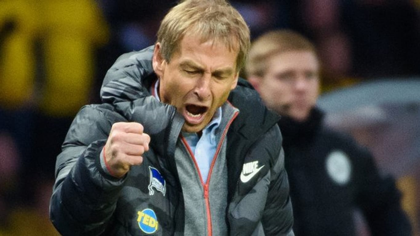 Kehrt nach der Niederlage gegen Borussia Dortmund den "positiven Flow" seines Teams heraus: Herthas neuer Trainer Jürgen Klinsmann.