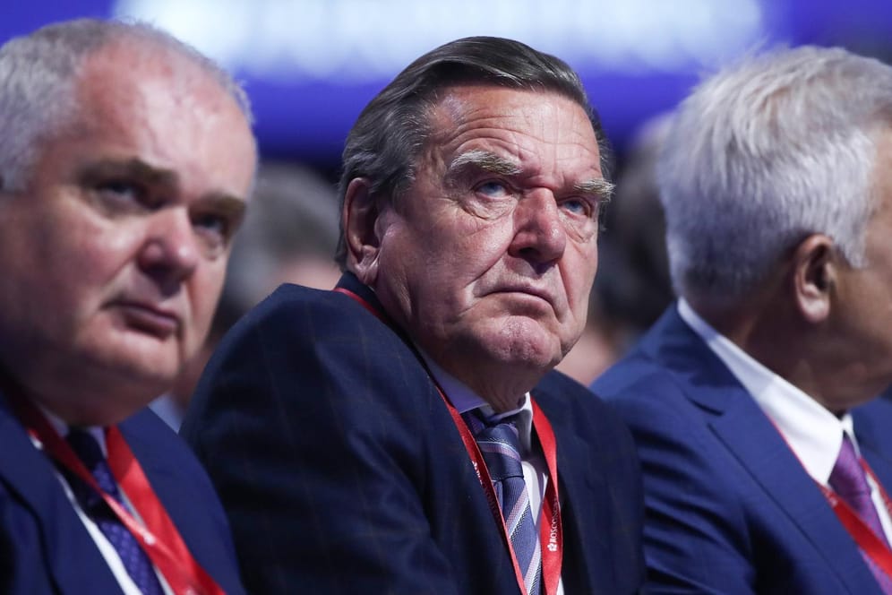 Ex-Kanzler Gerhard Schröder kritisierte das SPD-Mitgliedervotum der neuen Parteivorsitzenden.