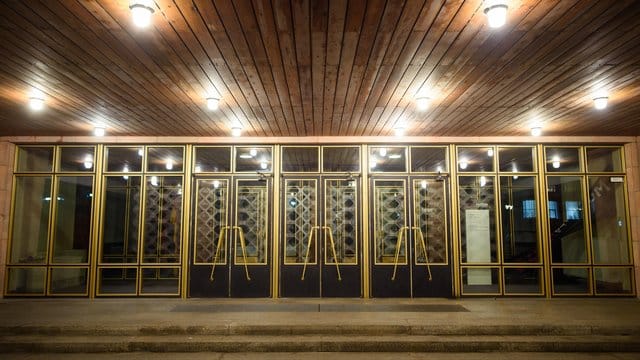 Der Eingang des Stasimuseum in der ehemaligen Zentrale des Ministeriums für Staatssicherheit. Der Eingang des Stasimuseum in der ehemaligen Zentrale des Ministeriums für Staatssicherheit.