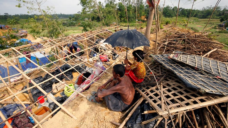 Flüchtlinge in Bangladesch: Im Jahr 2017 richtete Zyklon "Mora" heftige Schäden an.