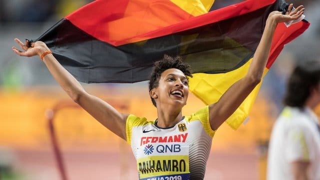 Malaika Mihambo gewann bei den Weltmeisterschaften in Doha Gold im Weitsprung.