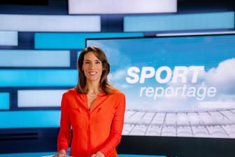 Andrea Petkovic im Studio als Moderatorin der "ZDF SPORTreportage".