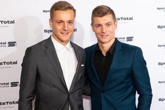 Felix und Toni Kroos waren bei der SportsTotal-Gala in Köln zu Gast.