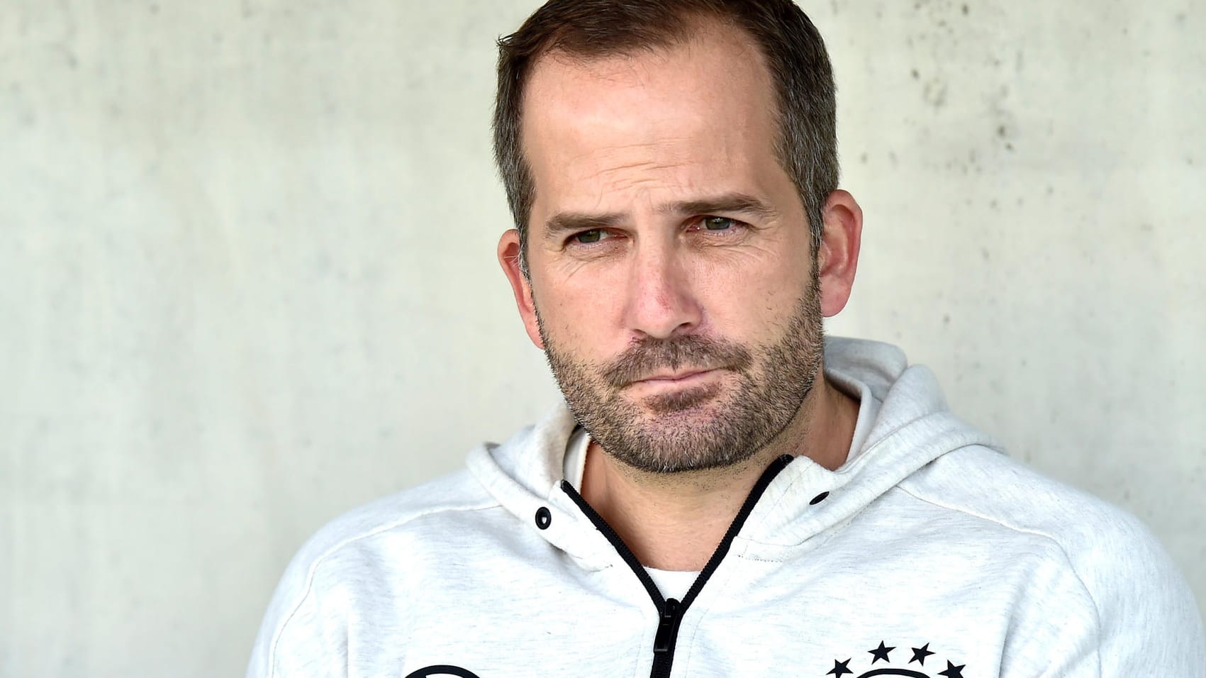 Manuel Baum: Der U20-Trainer kritisiert das Scoutingsystem in Deutschland.