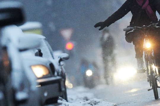 Winterfrust: Teils rutschige Wege machen das Radlerleben im Straßenverkehr noch gefährlicher.