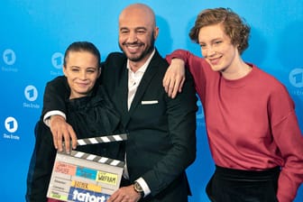 Jasna Fritzi Bauer (l.), Dar Salim (M.) und Luise Wolfram (r.): Sie sind das neue Ermittler-Team im "Tatort" aus Bremen.