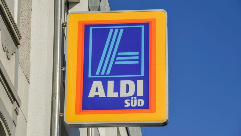 Logo Aldi Süd: Der Discounter will in zwei Regionalgesellschaften rund 580 Mitarbeiter entlassen.