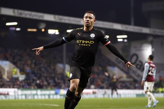 Gabriel Jesus hat für Manchester City das 1:0 gegen den FC Burnley erzielt und feiert seinen Treffer.