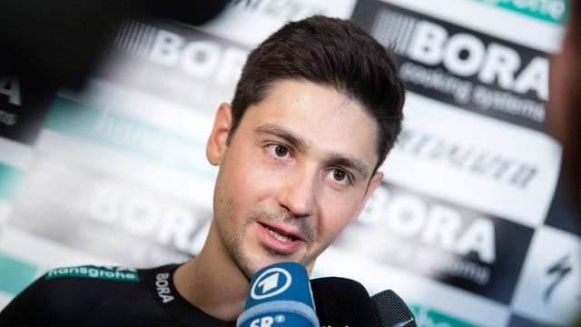 Will sich bei der Tour 2020 steigern: Emanuel Buchmann bei der Vorstellung des Radsportteams.