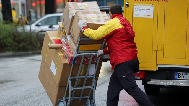 Damit unterwegs alles heil bleibt, müssen Sendungen gut verpackt sein. Damit unterwegs alles heil bleibt, müssen Sendungen gut verpackt sein.