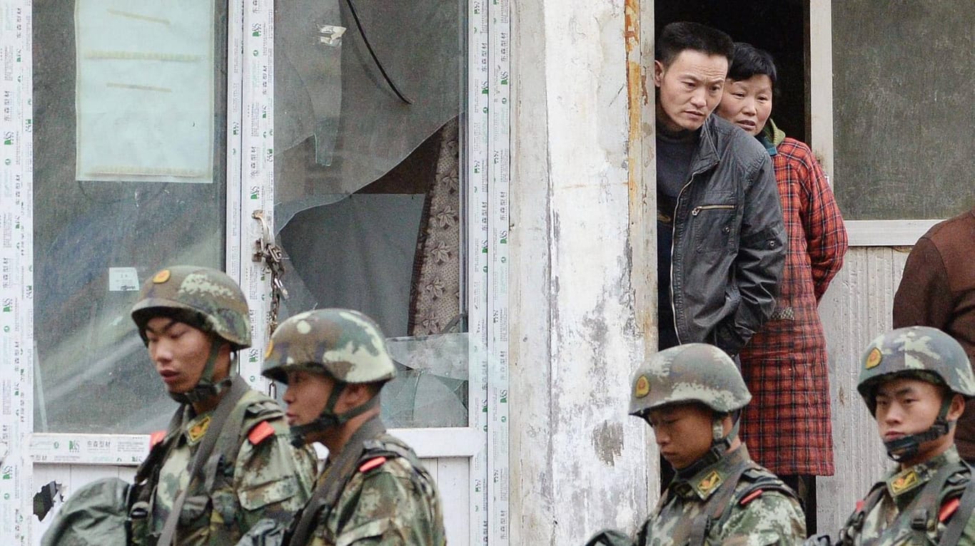 Polizei patrouilliert in der Region Xinjiang in China: 2009 eskalierte die Situation zwischen Uiguren und Han-Chinesen in der Region.