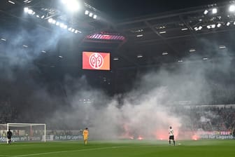 Ultras von Eintracht Frankfurt haben Pyro-Technik gezündet: Das wird für den Verein noch ein Nachspiel haben.