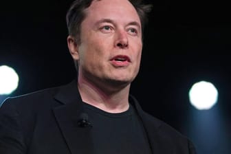 Tesla-Chef Elon Musk: "Es war falsch und beleidigend und also habe ich ihn zurück beleidigt."